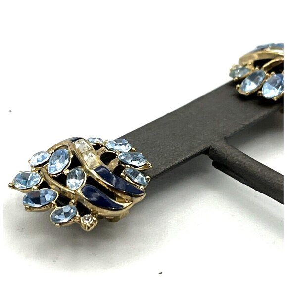 Vintage TRIFARI Earrings Icy Blue Rhinestone Enamel Clip Earrings Gold Tone 1" - Picture 9 of 10